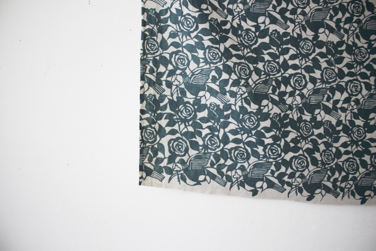 LINNETリネンプリント 薔薇と鳩